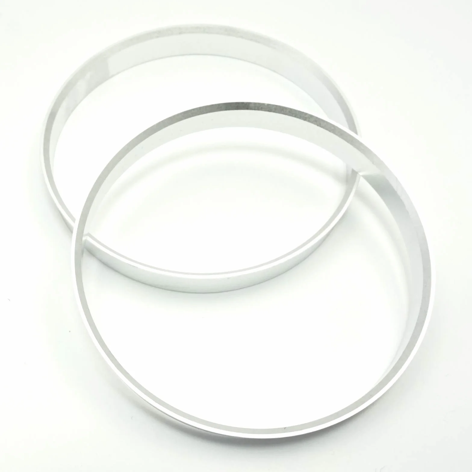 4 pierścienie centrujące z aluminium // aluminium w kolorze srebrnym 74,1 mm - 72,6 mm
