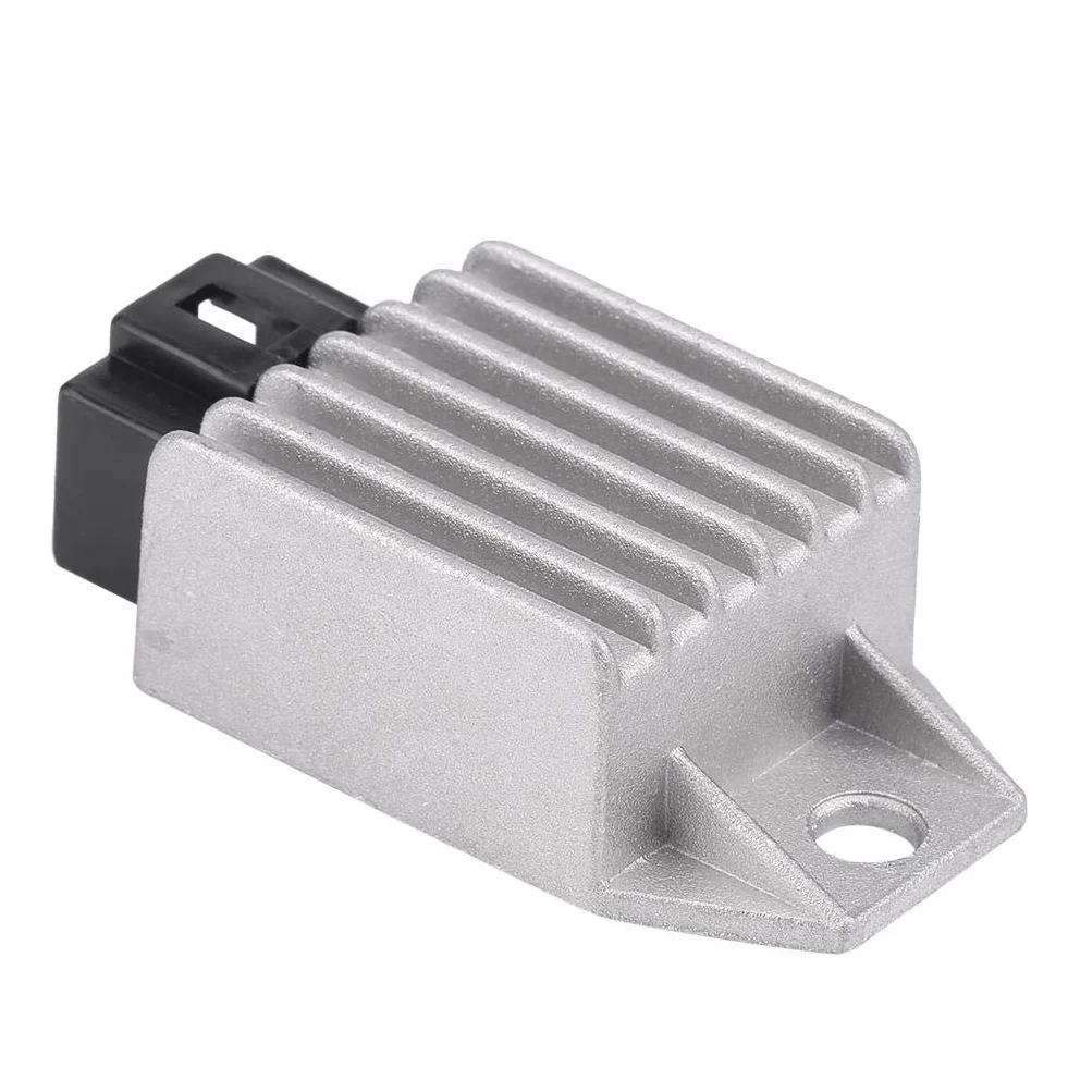 Keenso Regulator napięcia prostownik, 12 V 4 piny męski regulator gniazda prostownik do GY6 skuter motorower 50 cm3 do 150 cm3 uniwersalny ATV